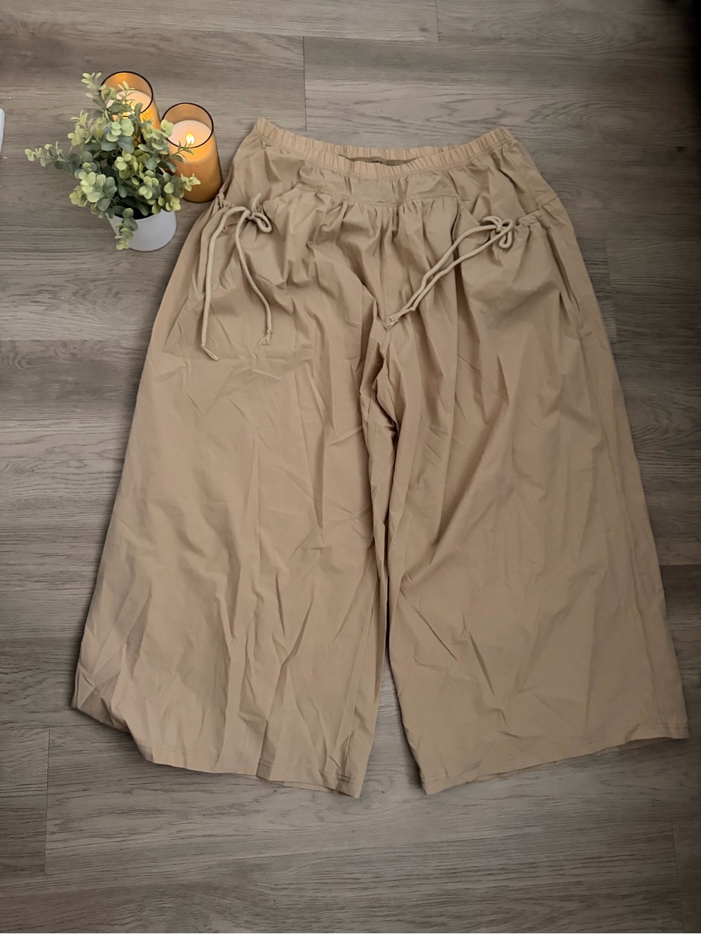 Women’s Relaxed Drawstring Wide-Leg Pants in Tan